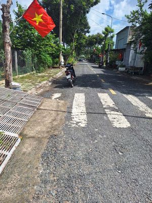 Cần bán gắp giải quyết liền tay bảo đảm an toàn..không tranh chấp. Mua bán nhà ở tại Huyện Cần Giờ Tp Hồ Chí Minh được đăng bởi Ngọc Toán tv Đặng