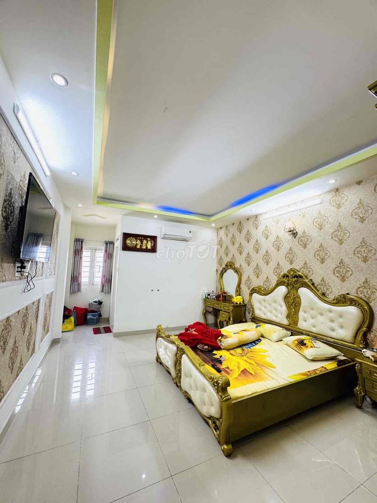 ngộp 4 tỉ ngân hàng cần bán gấp