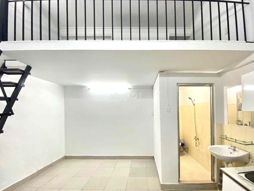 PHÒNG GÁC CAO 1M8 - Ở 2-3 NGƯỜI - NGAY CỘNG HOÀ - ảnh 4