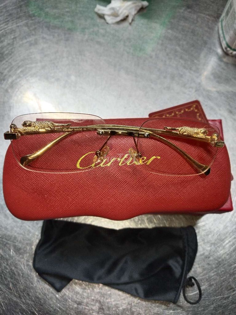 Kính mắt Cartier Unisex Kim loại Ý. Mua bán Phụ kiện thời trang khác tại Quận Gò Vấp Tp Hồ Chí Minh được đăng bởi NGUYỄN KHOÁI hình 1