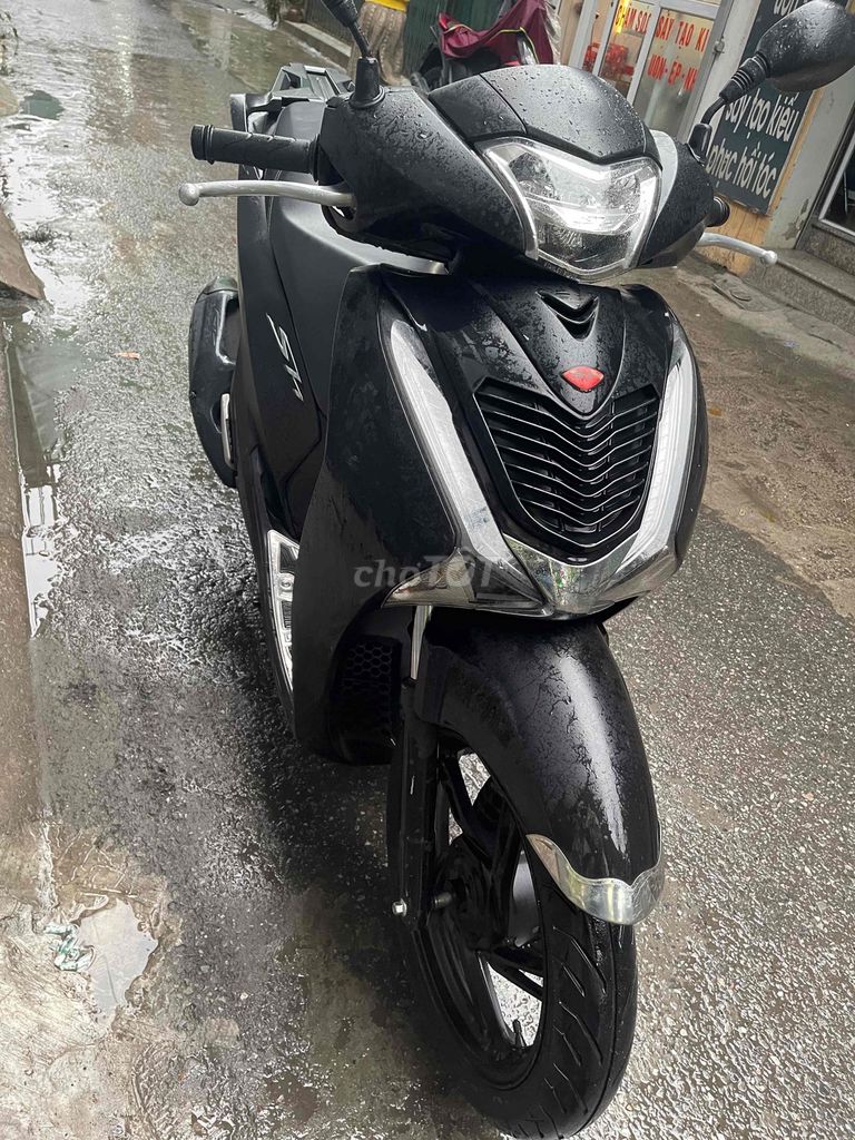 SH 125 2018 Đen Nhám Nguyên Zin Đi Ít Cực Chất Ạ. Mua bán Xe máy tại Quận Hoàng Mai Hà Nội được đăng bởi Tuấn Giang hình 2