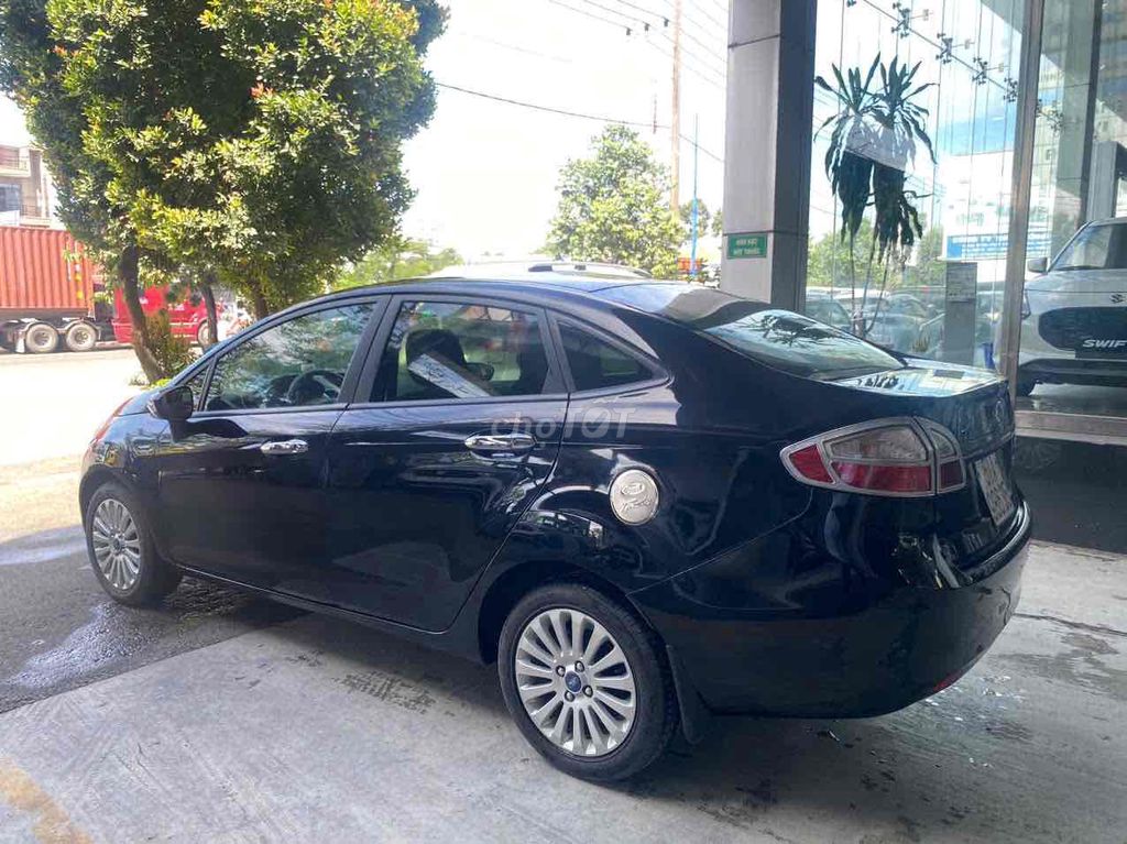 Ford Fiesta 2013 1.6 AT Hatchback - 42000 km. Mua bán Ô tô tại Thành phố Thuận An Bình Dương được đăng bởi Bùi Hoàng Bảo Anh hình 3