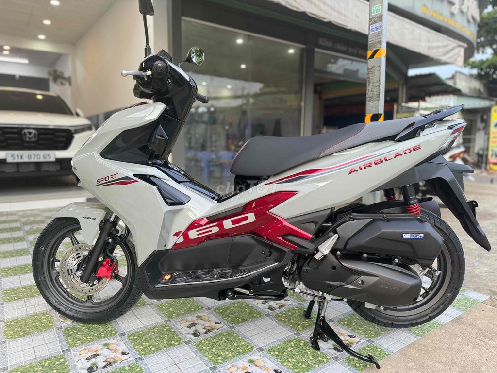 AB 160 ABS Xám Xi Măng 9/2024 odo 33km (airblade)