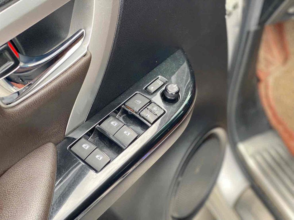 Toyota Fortuner 2018 2.7V 4x2 - 67000 km 7c tự đôn. Mua bán Ô tô tại Quận Bình Thạnh Tp Hồ Chí Minh được đăng bởi phuongneo hình 8