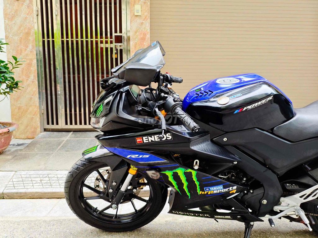 Yamaha R15 V3 date chót chét biển 29 xe lướt mới. Mua bán Xe máy tại Quận Cầu Giấy Hà Nội được đăng bởi Tong motor xe may hình 3