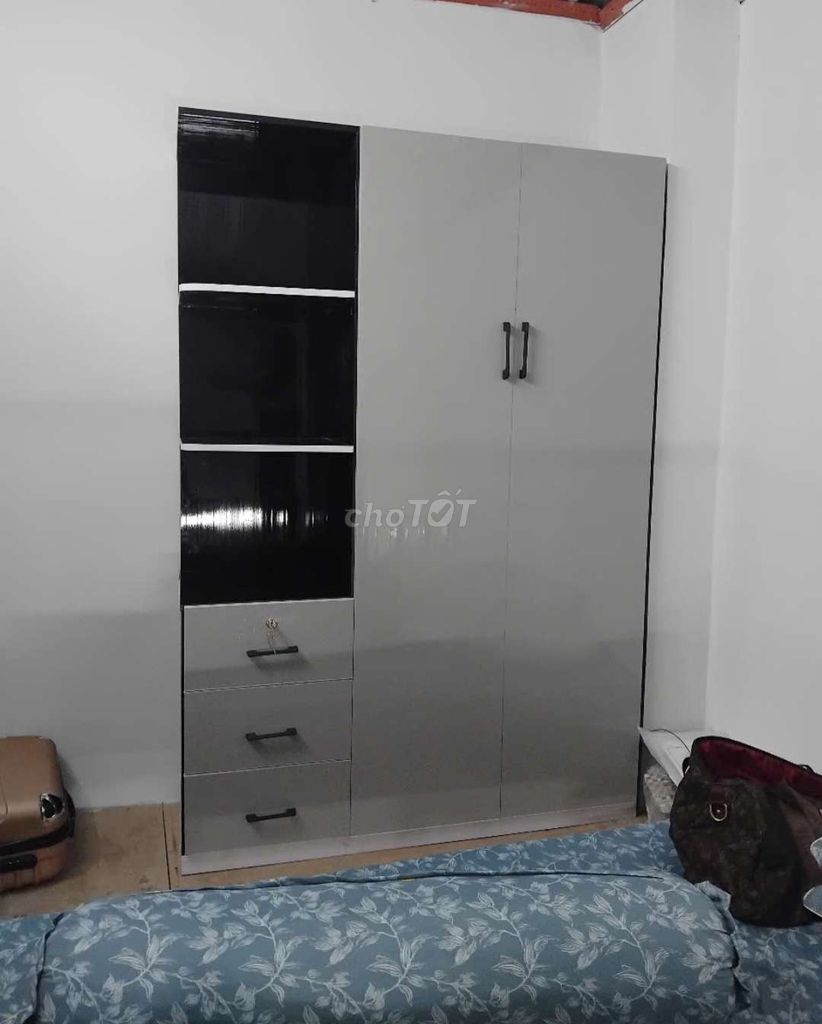 TỦ NHỰA 2 CÁNH 1 KỆ KHUNG MÀU ĐEN CÁNH XÁM . Mua bán Tủ, kệ gia đình tại Quận 12 Tp Hồ Chí Minh được đăng bởi Tủ nhựa đài loan hoàng quân hình 1