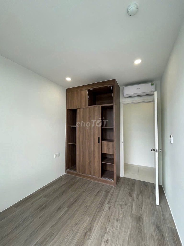 Cho Thuê CHCC Central Premium Q.8: 2PN-1WC, sẵn máy lạnh, tủ quần áo