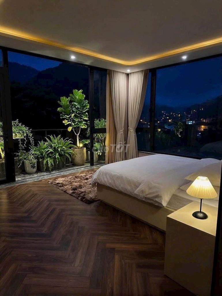 New luxury villa with infinity pool on Lê Văn Lương — photo 12