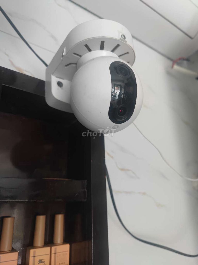 Camera an ninh C60P 2K Trắng. Mua bán Máy ảnh, Máy quay tại Quận Thanh Xuân Hà Nội được đăng bởi David  hình 1