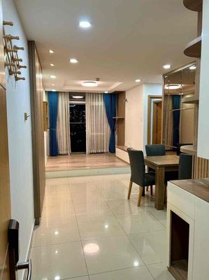 Cần bán Chung cư HimLam Phú Đông - tầng 18 - 68m2 2PN cần bán.