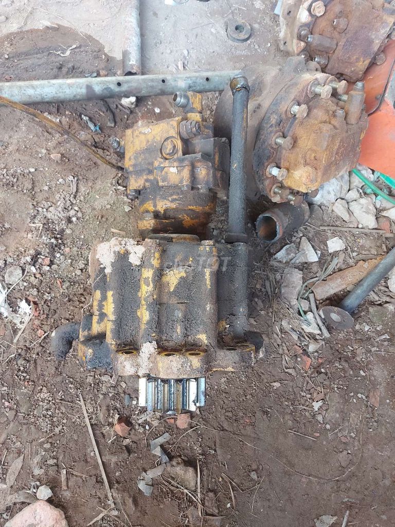 CẮT THỊT KOMATSU P60-5, ZIN LẮM. Mua bán Phương tiện khác tại Huyện Cái Bè Tiền Giang được đăng bởi AN hình 4