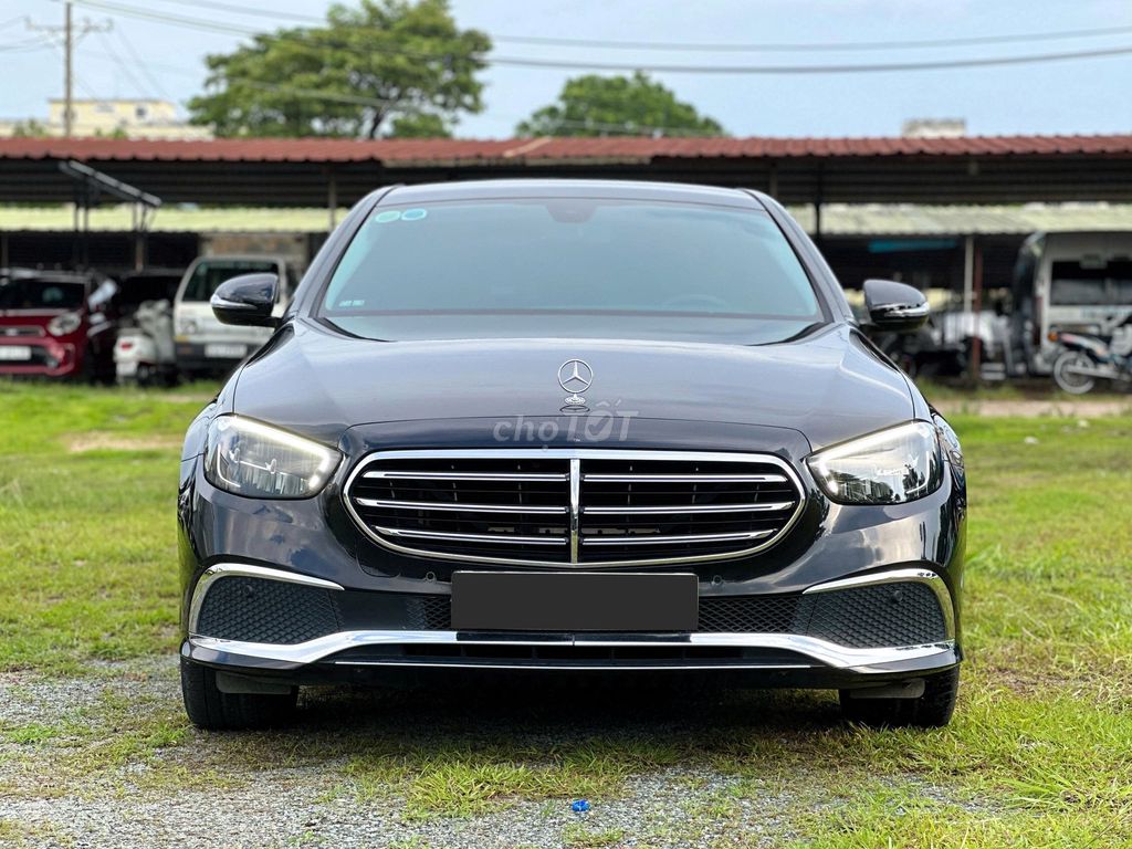 Mercedes E200 Exclusive Model 2022 nội thất nâu. Mua bán Ô tô tại Quận Gò Vấp Tp Hồ Chí Minh được đăng bởi NGUYỄN MINH VUA XE LƯỚT hình 2