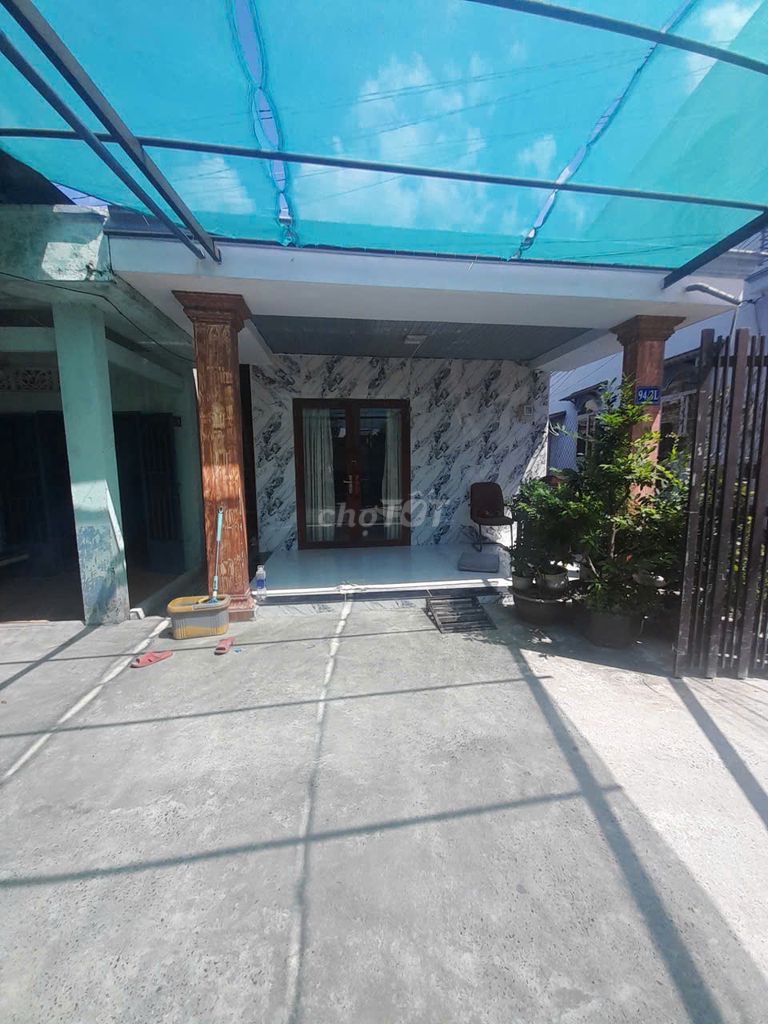 Bán nhà gần Chợ HÓC MÔN