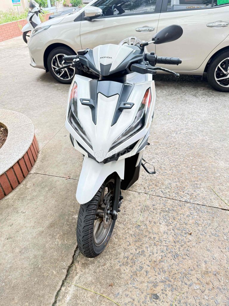 Honda Vario 125 2023 белый 18000 км