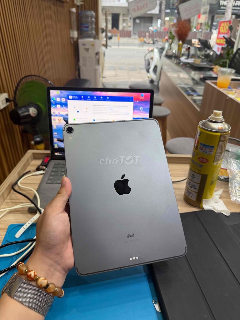 Ipad Pro 2018 11 inch 64gb Gray wifi + 4G. Mua bán Máy tính bảng tại Quận Gò Vấp Tp Hồ Chí Minh được đăng bởi Võ Chí Bảo hình 1