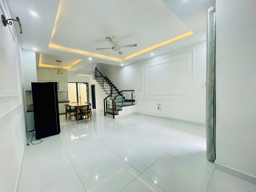 Аренда · 5 комн. · 85 м² · Thành phố Thủ Đức, ул. Liên Phường