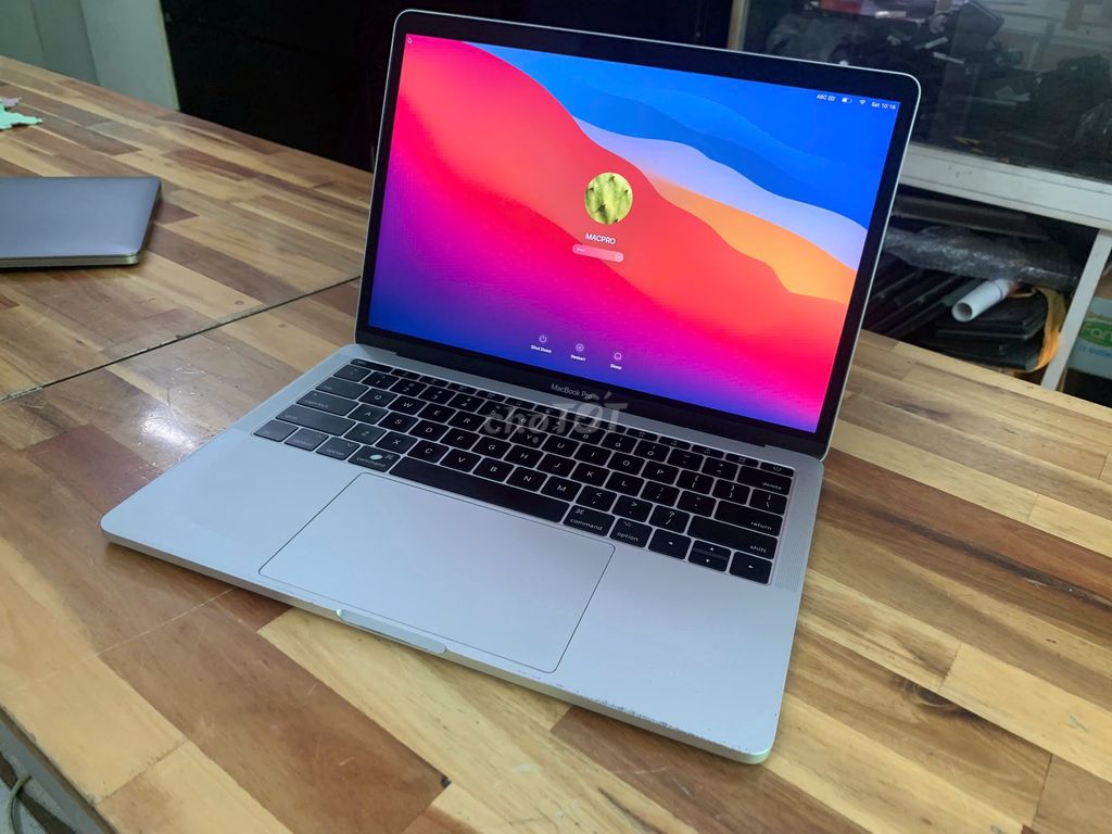 Macbook Pro 13 inch 2017  Core I5 8GB 256GB màn 2k