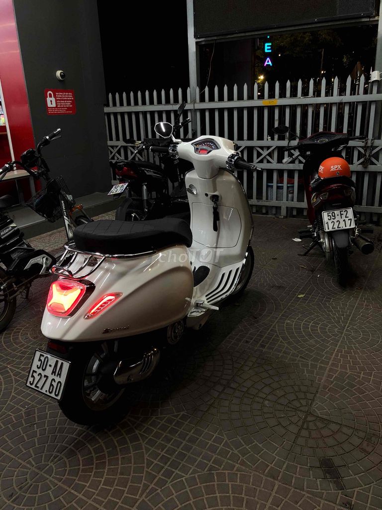 Piaggio Vespa Sprint Iget ABS Trắng. Mua bán Xe máy tại Thành phố Thủ Dầu Một Bình Dương được đăng bởi Minh Tâm hình 4