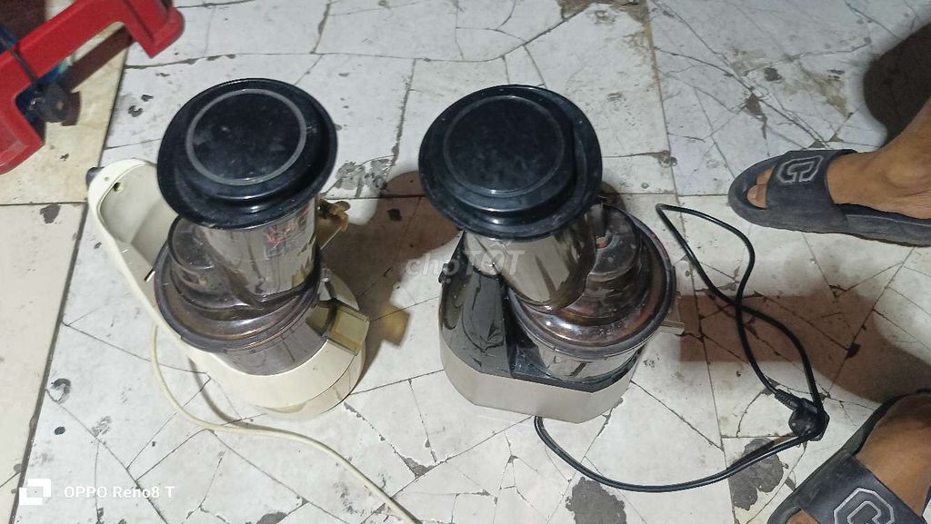Máy ép chậm Đen, Trắng kem 1 cái chạy, 1 cái không. Mua bán Dụng cụ nhà bếp tại Quận Gò Vấp Tp Hồ Chí Minh được đăng bởi Vũ Hiển hình 1
