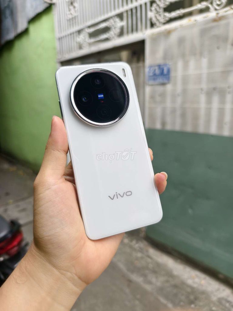 Vivo x200 12/256 99% chưa qua sử dụng