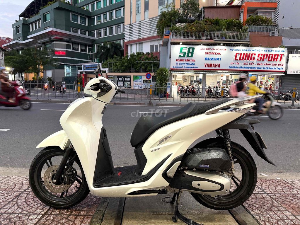 Хонда SH160 CBS 2023 Белая до 10 000 км
