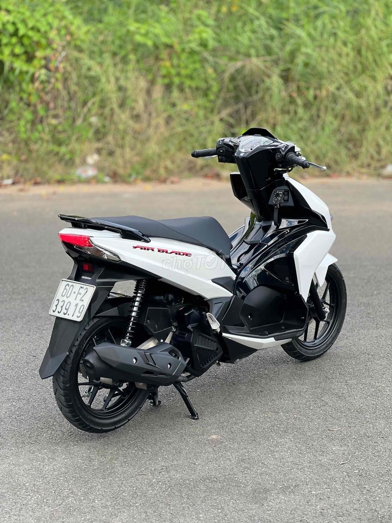 Airbalde 125 Trắng Đen Full New Leng Keng Có Góp🎉🎉. Mua bán Xe máy tại Thành phố Biên Hòa Đồng Nai được đăng bởi Xe Máy Phát Đồng hình 3