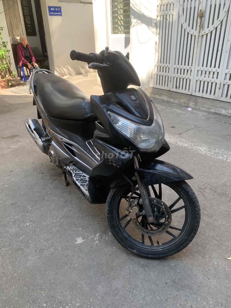 Xe Suzuki Hayate 125cc màu đen. Mua bán Xe máy tại Quận Hai Bà Trưng Hà Nội được đăng bởi Nguyễn Đức Quang hình 4