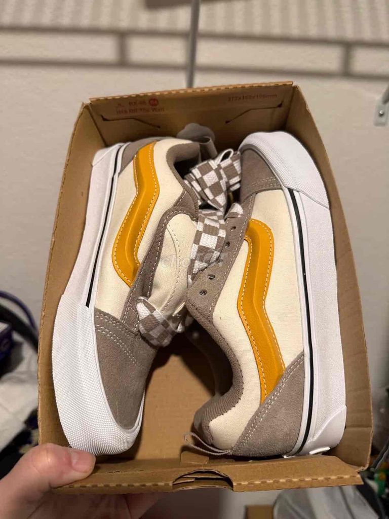 Giày thể thao Vans Kunu Mới. Mua bán Giày dép tại Quận Bắc Từ Liêm Hà Nội được đăng bởi Lê Tài hình 1