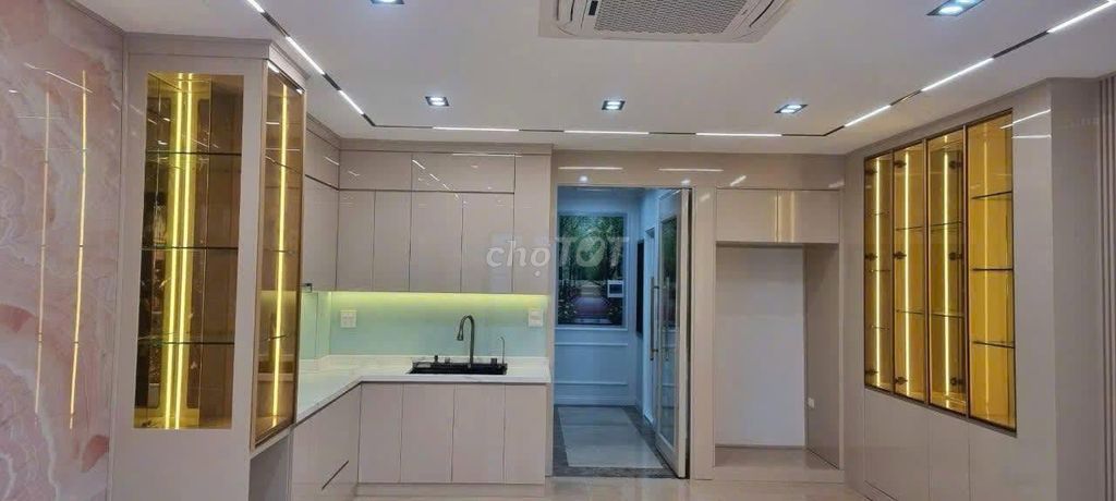 Сдаётся дом целиком в переулке 3 Фам Туан Тай, Кау Жай