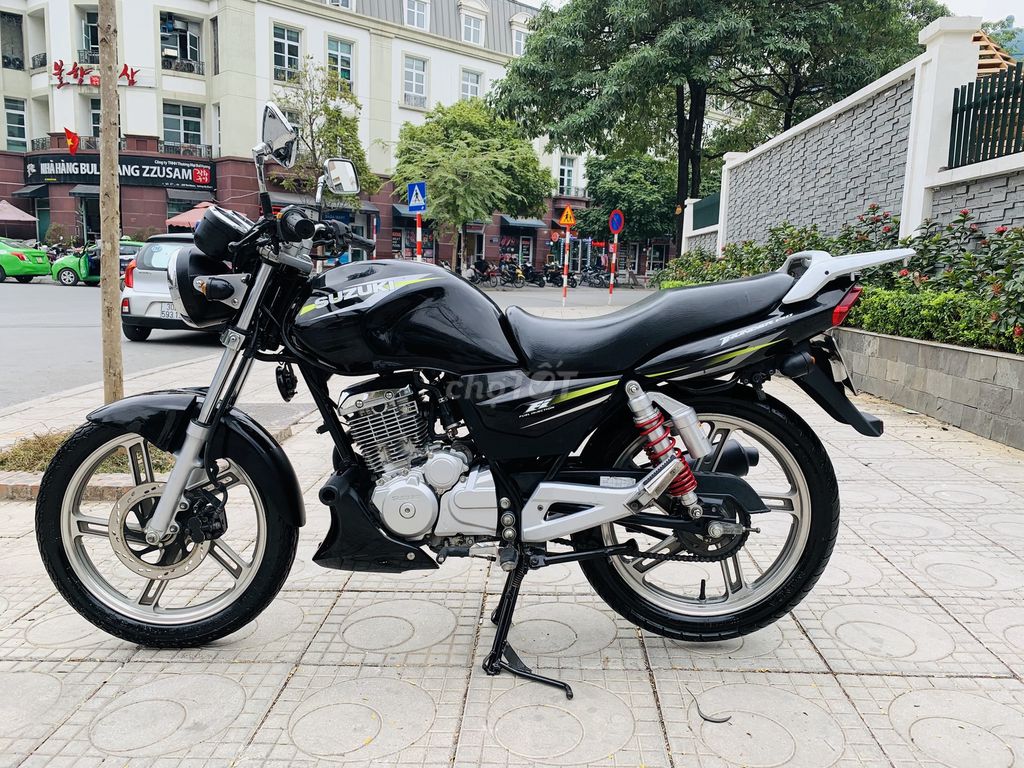 SUZUKI EN 150 MÀU ĐEN CHÍNH CHỦ NGUYÊN ZIN 2024. Mua bán Xe máy tại Quận Nam Từ Liêm Hà Nội được đăng bởi THU HOÀI hình 2