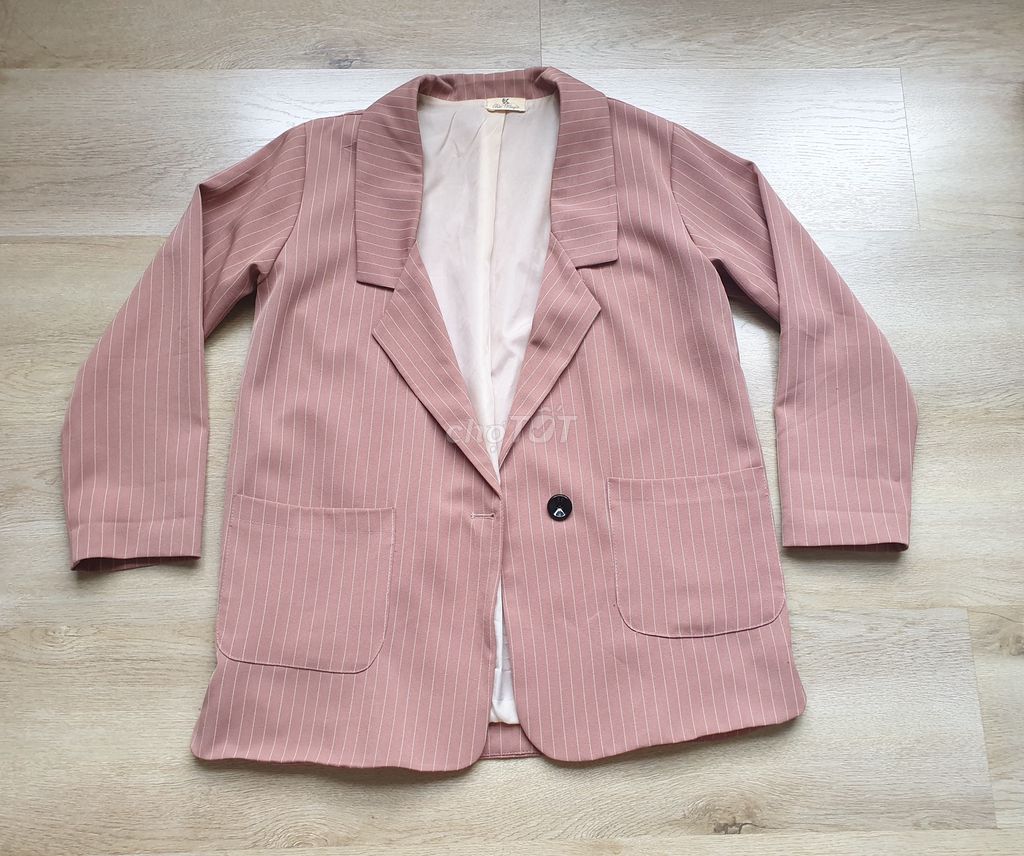 Áo blazer còn mới, đẹp, đồng giá 190k/ cái