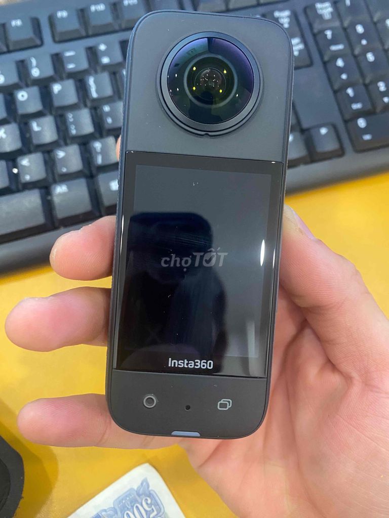 máy quay 360 insta 360 x3 kèm 2 gậy tự sướng