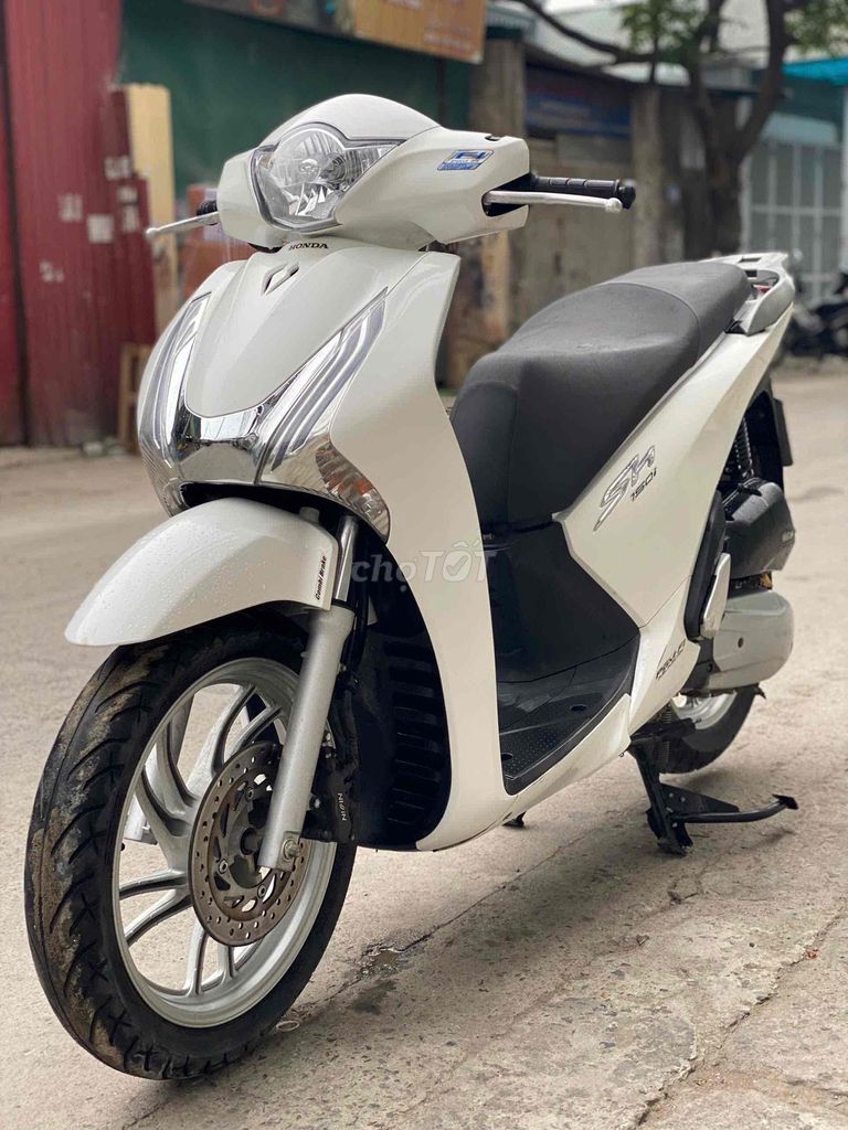 Honda SH dky 2015 mới 98%. Mua bán Xe máy tại Quận Bắc Từ Liêm Hà Nội được đăng bởi Hạ Vy Trần hình 3