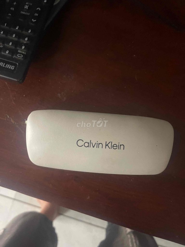 Kính mắt Calvin Klein Unisex size 53. Mua bán Phụ kiện thời trang khác tại Thành phố Vũng Tàu Bà Rịa - Vũng Tàu được đăng bởi Quân hình 1