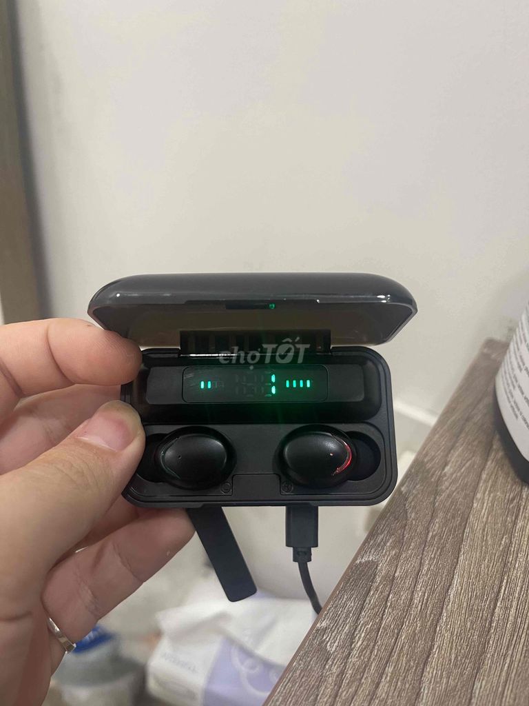 Tai nghe không dây Đen đã sử dụng. Mua bán Tivi, Âm thanh tại Quận 7 Tp Hồ Chí Minh được đăng bởi Nguyễn Khoa hình 1