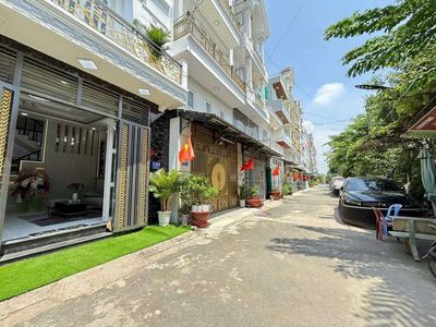 Biệt thự 50 m² · 4 PN · Đường Lê Văn Khương