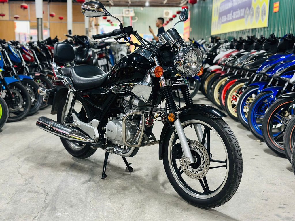 XE MÁYTHANH TÙNG_SHADOW 150 ĐEN HÀNG HIẾM CỰC ĐẸP. Mua bán Xe máy tại Quận Nam Từ Liêm Hà Nội được đăng bởi THANH TÙNG hình 1