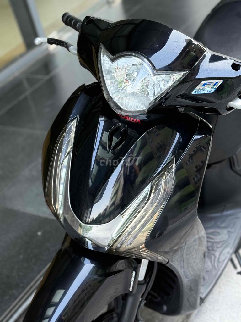 Sh 125i smartkey Đen Sport máy nguyên xe Chất 29E2. Mua bán Xe máy tại Quận Ba Đình Hà Nội được đăng bởi Xe Máy Nam Thi hình 5