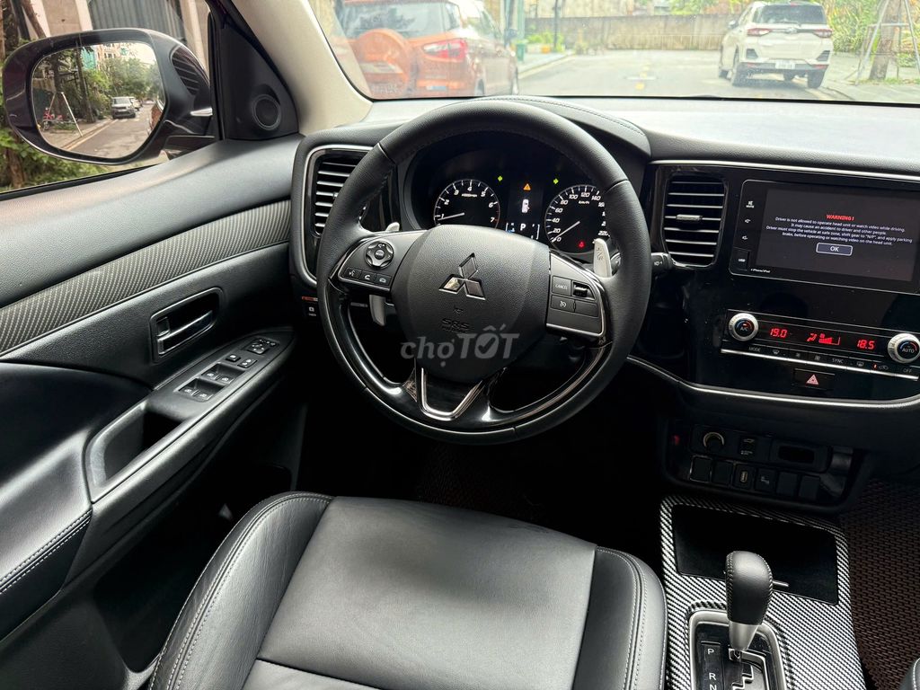 Mitsubishi Outlander 2.0 Premium 2021 Đỏ. Mua bán Ô tô tại Quận Long Biên Hà Nội được đăng bởi PHÚC LÂM  AUTO hình 13