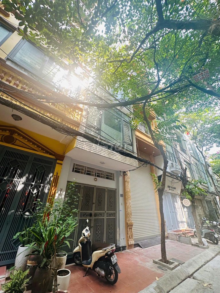 Владелец продает 5-этажную квартиру KBT по адресу: 131 Thai Ha Lane