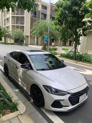 Hyundai Elantra Sport 2018 Trắng