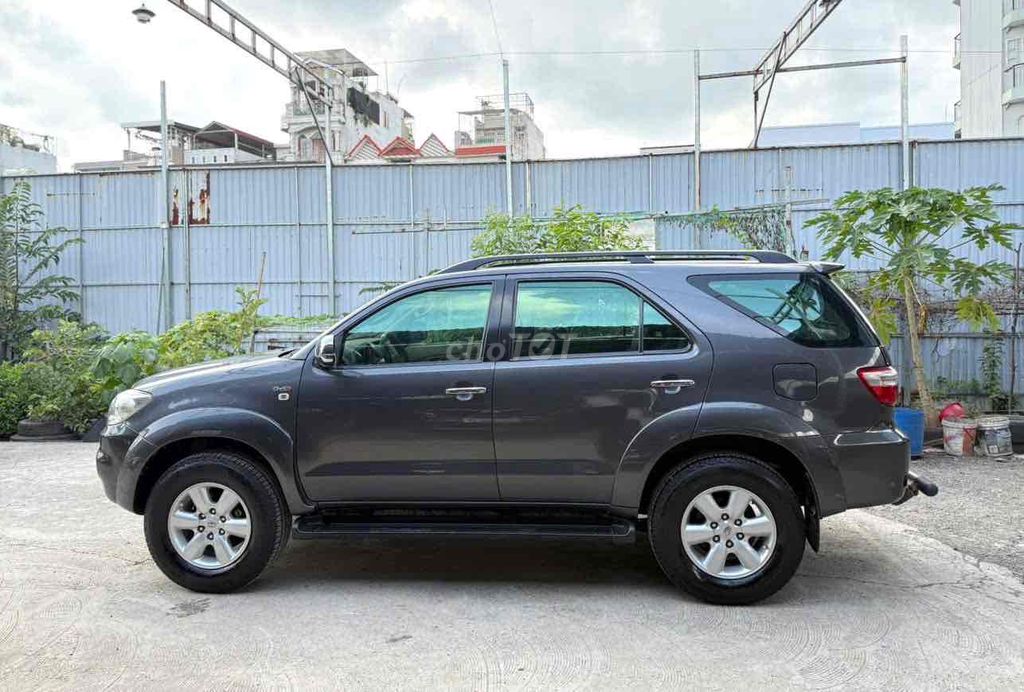 FORTUNER 2.5G 2011 CHUẨN 13VẠN XỊN ,XE RẤT CHẤT. Mua bán Ô tô tại Quận Bình Tân Tp Hồ Chí Minh được đăng bởi XUÂN DUY AUTO hình 4