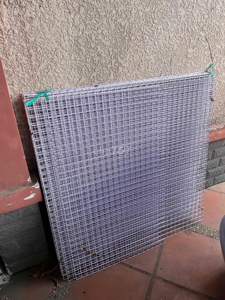 Lưới sắt 2.5 ly 3cm 18 tấm Trắng 90% mới. Mua bán Nội thất, đồ gia dụng khác tại Thành phố Dĩ An Bình Dương được đăng bởi Hoang Tan hình 1