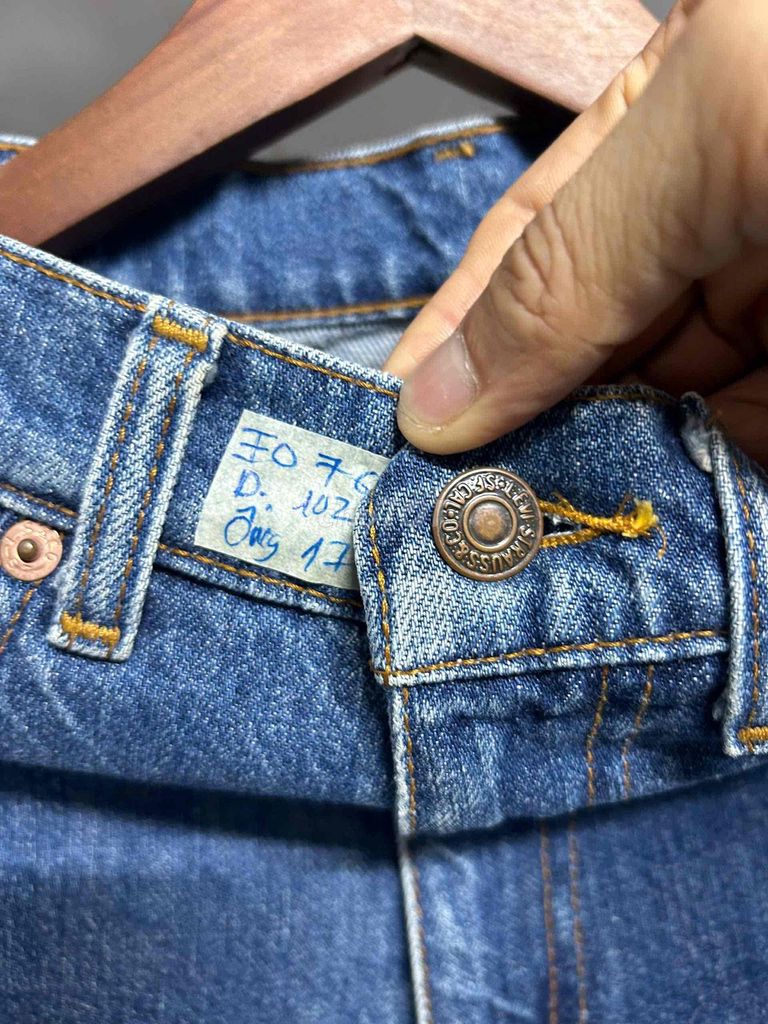 Quần jean Levis Unisex Jean. Mua bán Quần áo tại Quận Gò Vấp Tp Hồ Chí Minh được đăng bởi ĐỒ SI HIỆU CHÍNH HÃNG hình 1