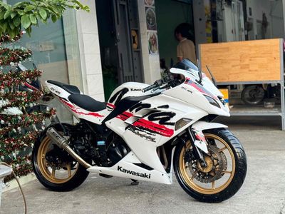 Kawasaki Ninja 250 Trắng Đỏ Đen 40000 km. Mua bán Xe máy tại Quận Bình Tân Tp Hồ Chí Minh được đăng bởi Việt Motor Bình Tân