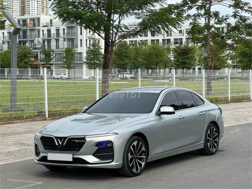 VinFast Lux A2.0 2021 Premium 2.0 AT - 100000 km. Mua bán Ô tô tại Quận Thanh Xuân Hà Nội được đăng bởi Trần Quang Huy hình 1