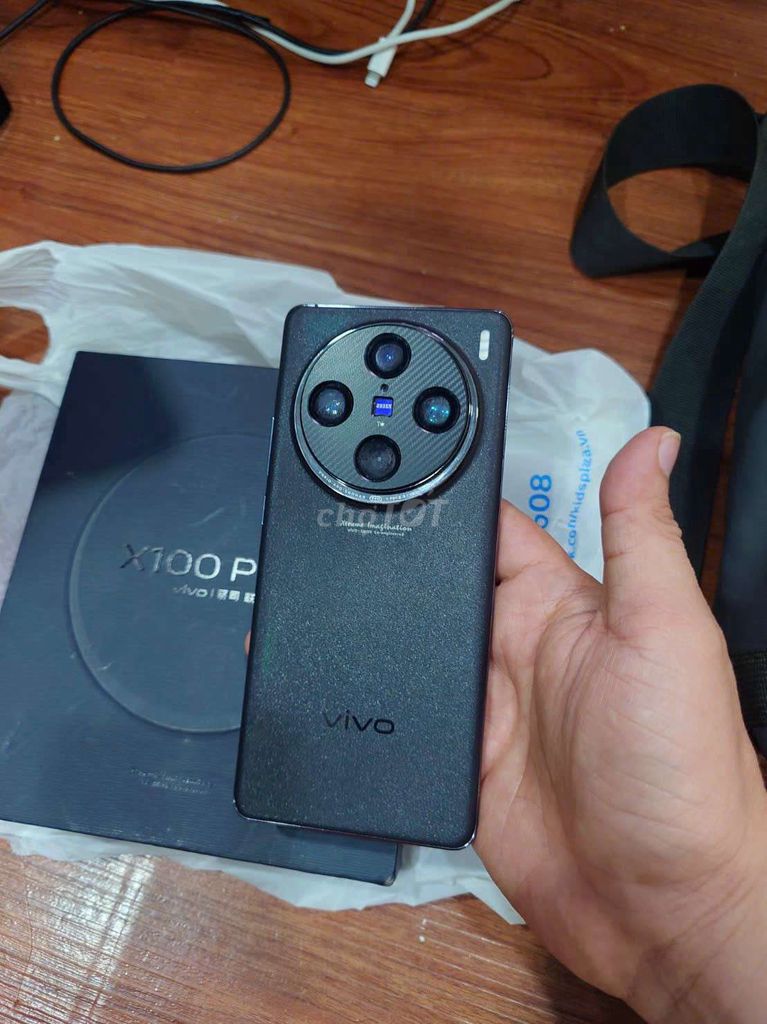 Vivo X100 Pro Đen 16GB/1TB fullbox gl. Mua bán Điện thoại tại Thành phố Thủ Đức Tp Hồ Chí Minh được đăng bởi Nguyễn Đức Lương hình 1