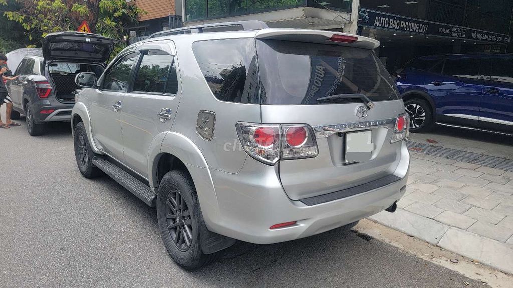 Toyota Fortuner 2015 Механика Серебристый 270.620 км