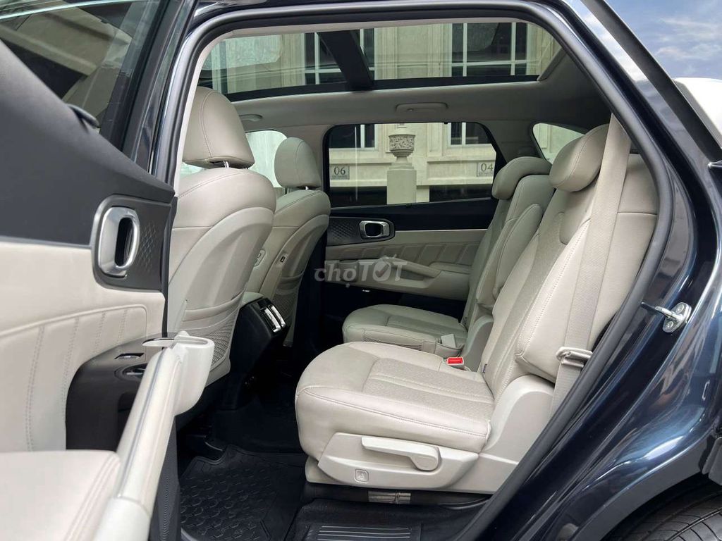 KIA SORENTO 2.2D- 39000 km. Mua bán Ô tô tại Thành phố Thủ Đức Tp Hồ Chí Minh được đăng bởi Ms Hiệp  hình 3