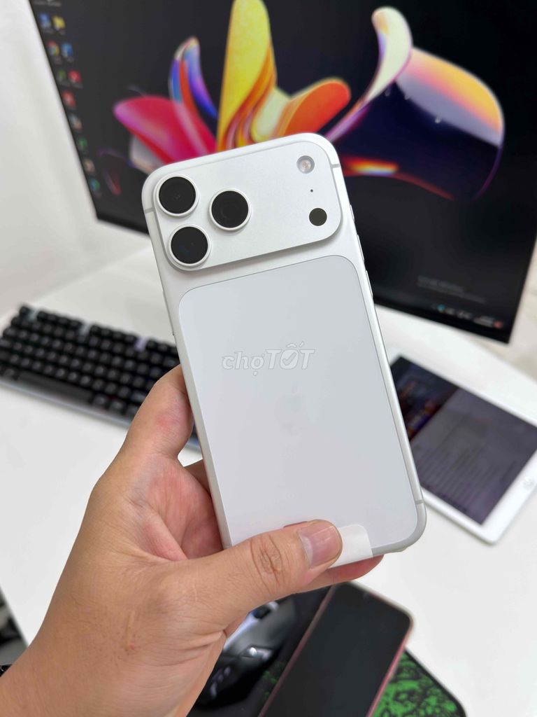 iPhone 17 Pro Max 256GB Trắng Mới chưa sử dụng. Mua bán Điện thoại tại Quận Tây Hồ Hà Nội được đăng bởi Duy Anh hình 1